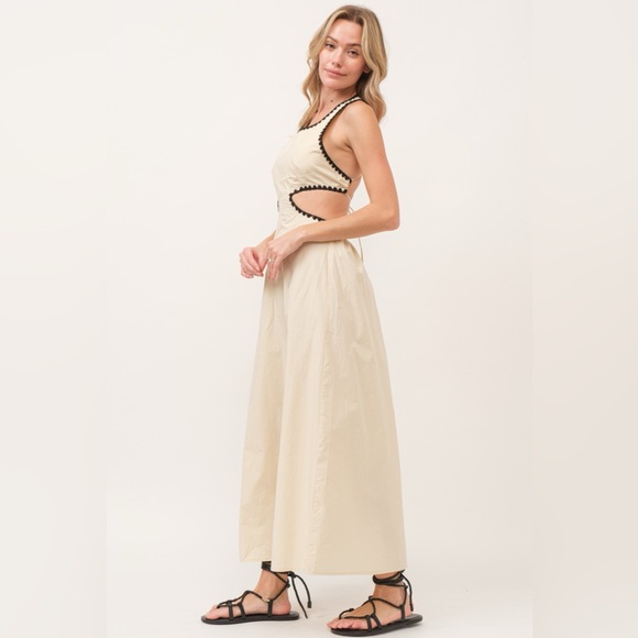 726. Alene Contrast Trim Cut Out Detail Maxi Dress in Ivory - Picture 7 of 7
